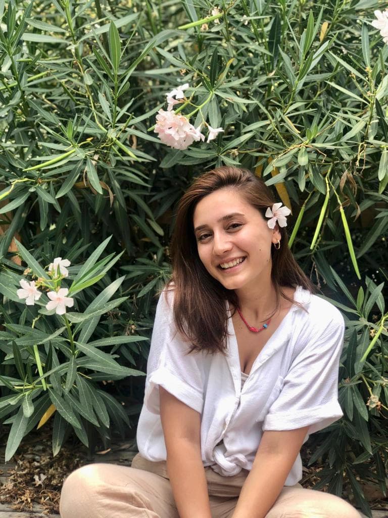 Selinay AKARSU portresi